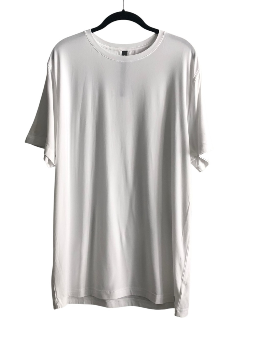Vuori Strato Tech Tee White Short Sleeve Crew Neck T‑Shirt NWT - Picture 5 of 5